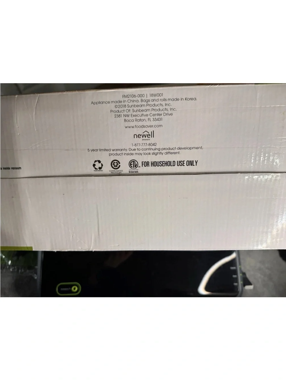 Food Saver Vacuum Sealing System  Fm2106